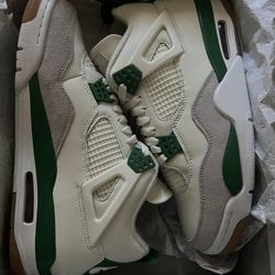 Jordan 4 Sb Pine Green 