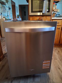 Brand New Whirlpool Dishwasher With 3rd Rack