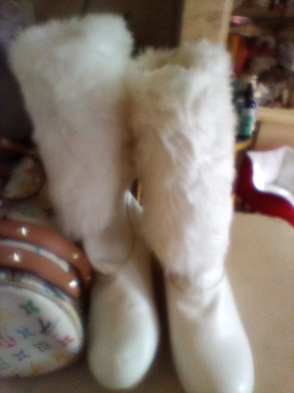 Faux Leather Faux Fur Boots sz 8.5