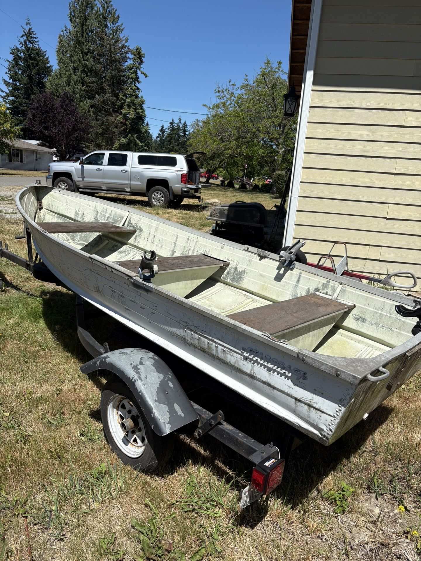 Vintage StarCraft 12’ Aluminum Boat