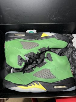 Jordan 5 Oregon se Size 8.5