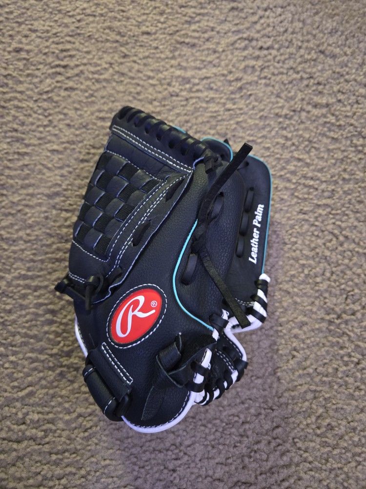 Rawlings Fast Pitch Softball FP110MT RHT Glove 11" Basket Web Leather Palm