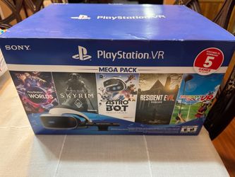 PlayStation VR w/ extra camera, games, hand held joycons, and aim controller
