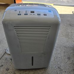 Dehumidifier (Read Description )