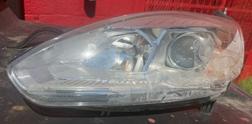 2017 ford cmax driver headlight
