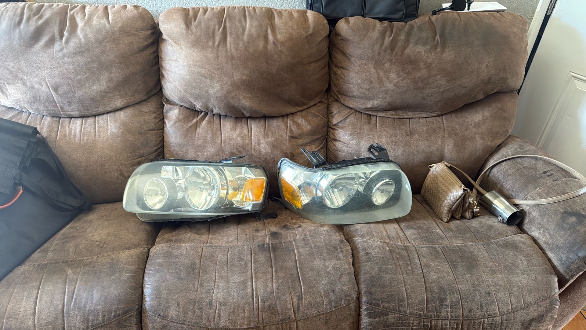 2005 Ford Escape Headlights