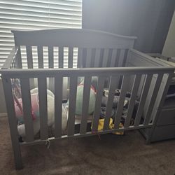 Crib With Diaper Changer