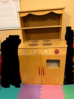 Steffy Wood Toddler Kitchen