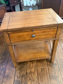 ONE Ethan Allen End/Side Table or Nightstand