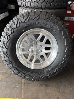 35x12.5/r18 LT.. R/T. 01… FALKEN WILDPEAK R/T 01 and RIMS KMC FORGED “” 18”