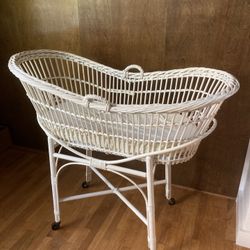 Vintage Wicker Bassinet for Sale in Seattle WA OfferUp