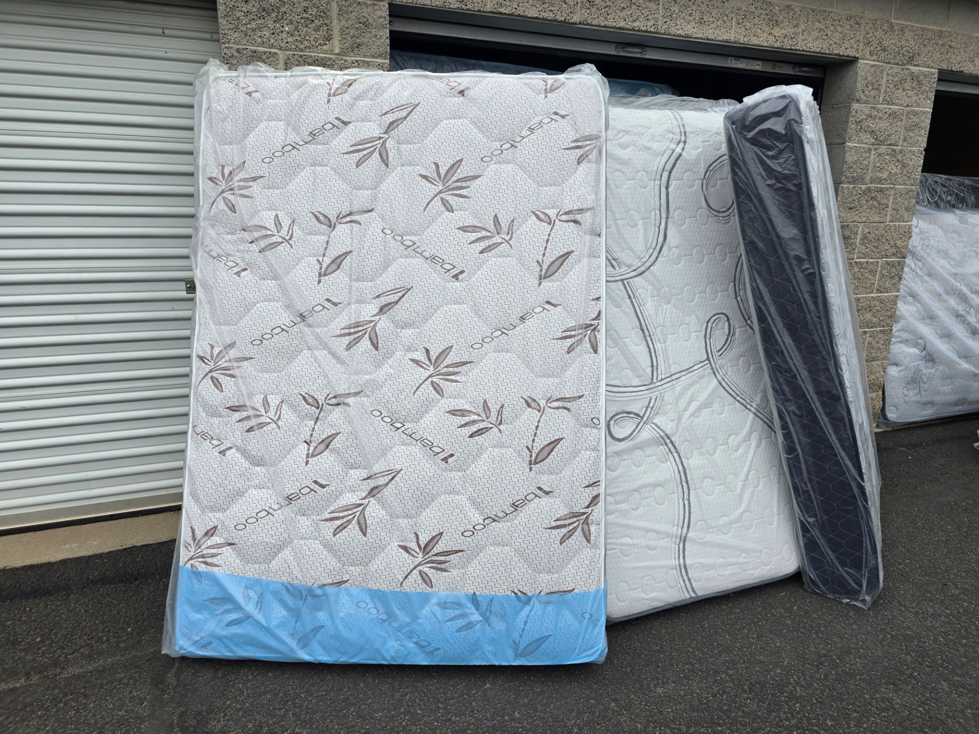 Single Twin Mattress 99 Full Double 159 Queen Bed 179 King 229 California King 229 Frame 69 XL Twin Mattresses All Sizes Available Same Day Delivery