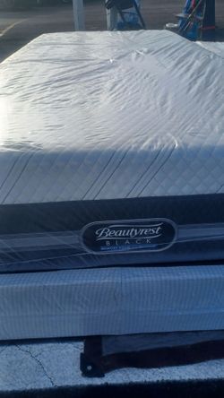 Brand New XL twin size mattress and box Spring free delivery The delivery is free for 20 minutes
