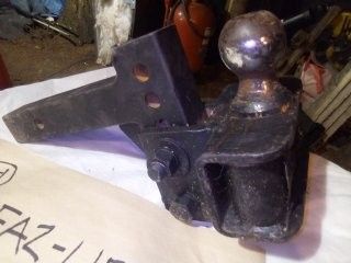 Trailer hitch stingers