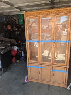 China Cabot hutch.