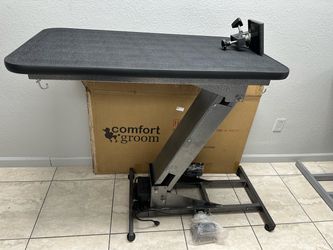 Comfort groom table