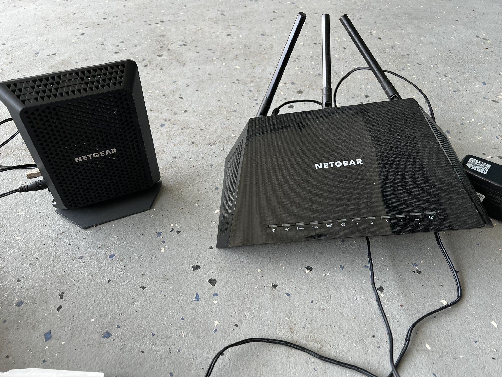 Netgear Modem Cm 700 And Netgear Router R6700v3