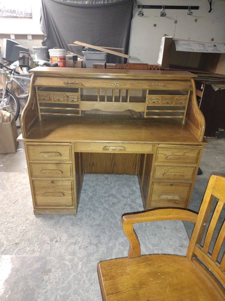 Hand Carved Amish Wooden Roll Top Desk! Beautiful