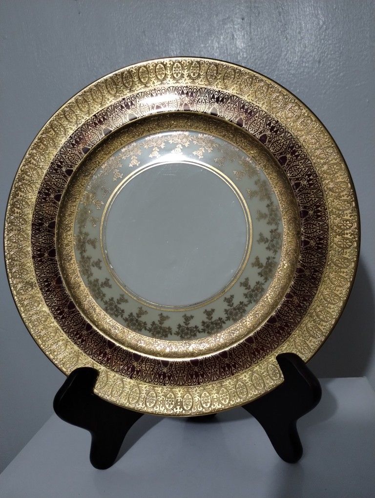 VINTAGE - MC PORCELAIN PLATE 10.5"