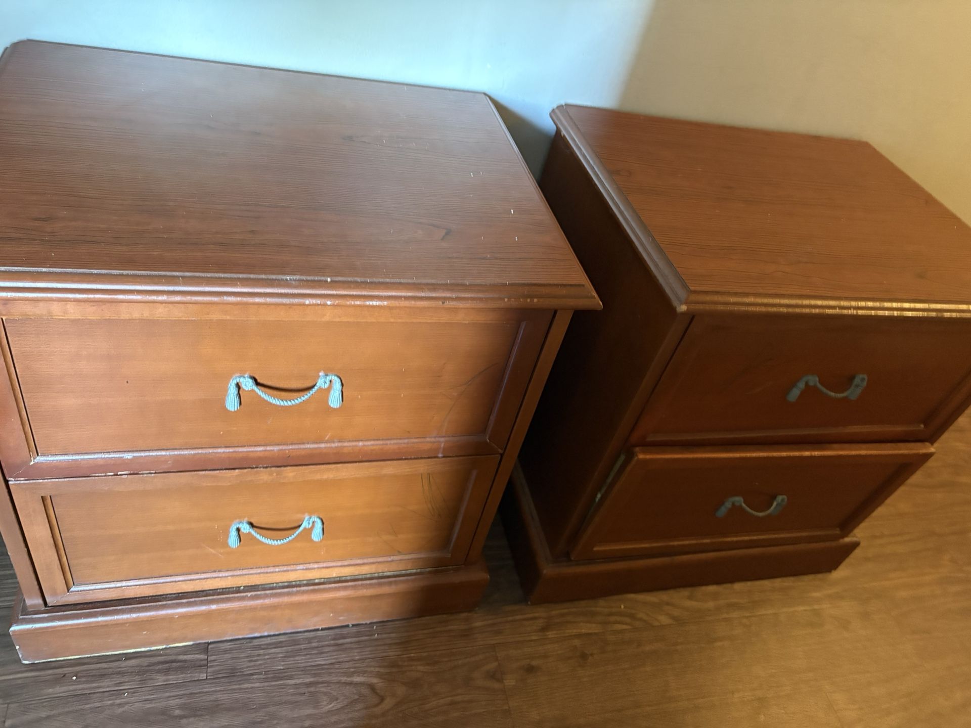 2 Night Stands