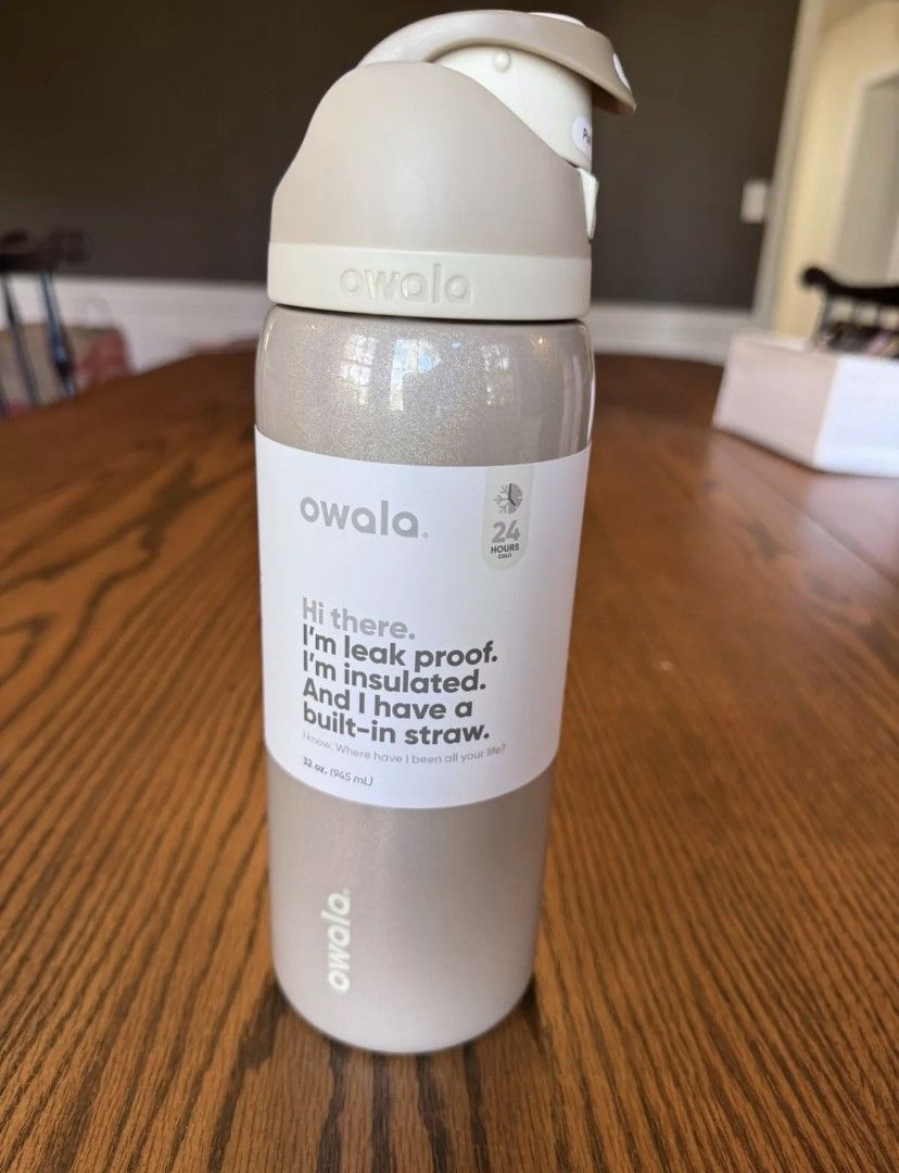 Ocala 32 Ounce FREE Sip Merry and Bright Holiday Exclusive New