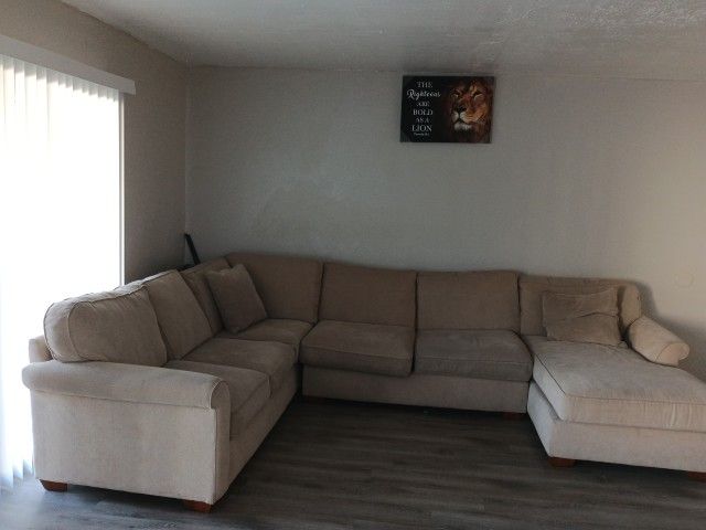 Couch For Sele