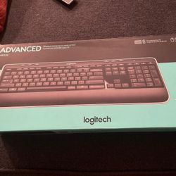 Logitech MK520 Advanced Wireless Keyboard And Mouse