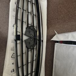 Infiniti Fx35/Qx70 Front Grille