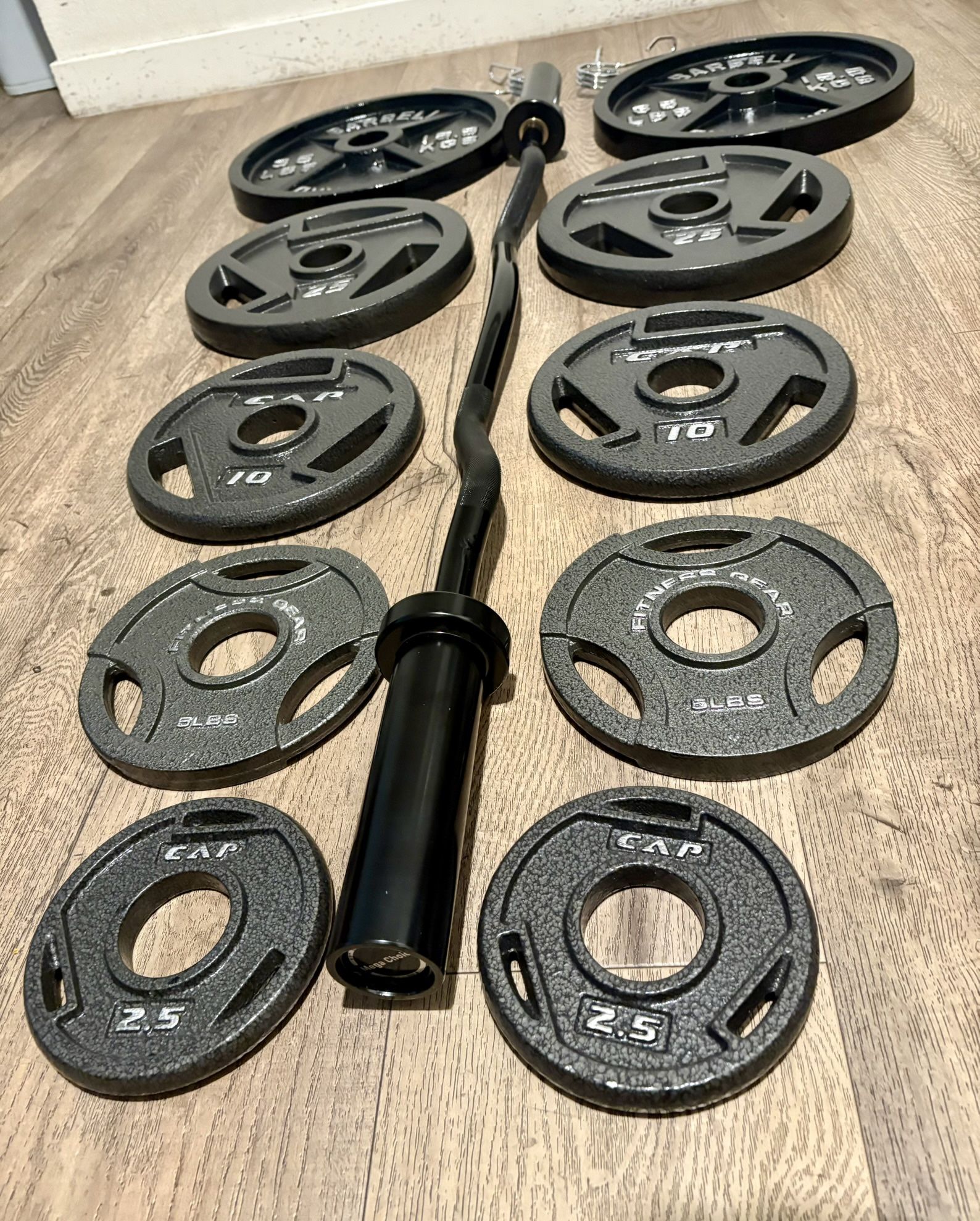 BRAND NEW Olympic Black Curl Bar With Pairs From 5s To 35s (Total: 175 lbs)
