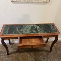 Beautiful Vintage Solid Wood console table with a green marble top and cabriole legs In Excellent Condition