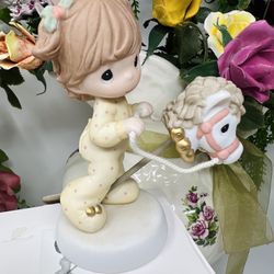 P011 – Precious Moments “Jingle All The Way” 