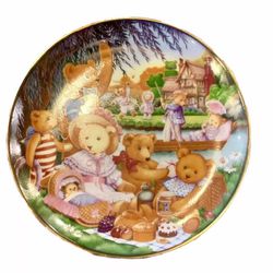 Franklin Mint A Teddy Bear Picnic Plate, Limited Edition By Carol Lawson 1991