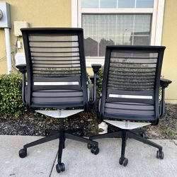 Steelcase think V2 office chair /gray