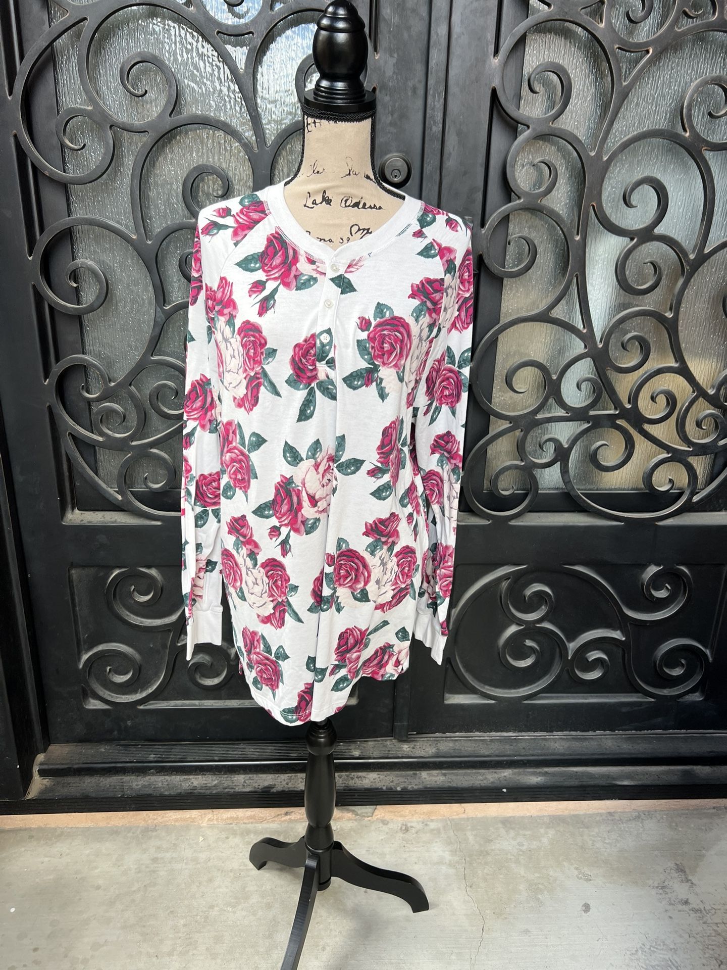 Lularoe Women’s Xl Long Sleeved Top