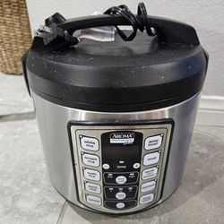 Aroma Professional Plus Rice Cooker for Sale in North Las Vegas, NV -  OfferUp