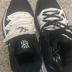 Men’s Kyrie Sneakers