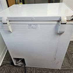 Small Whitr GE Freezer
