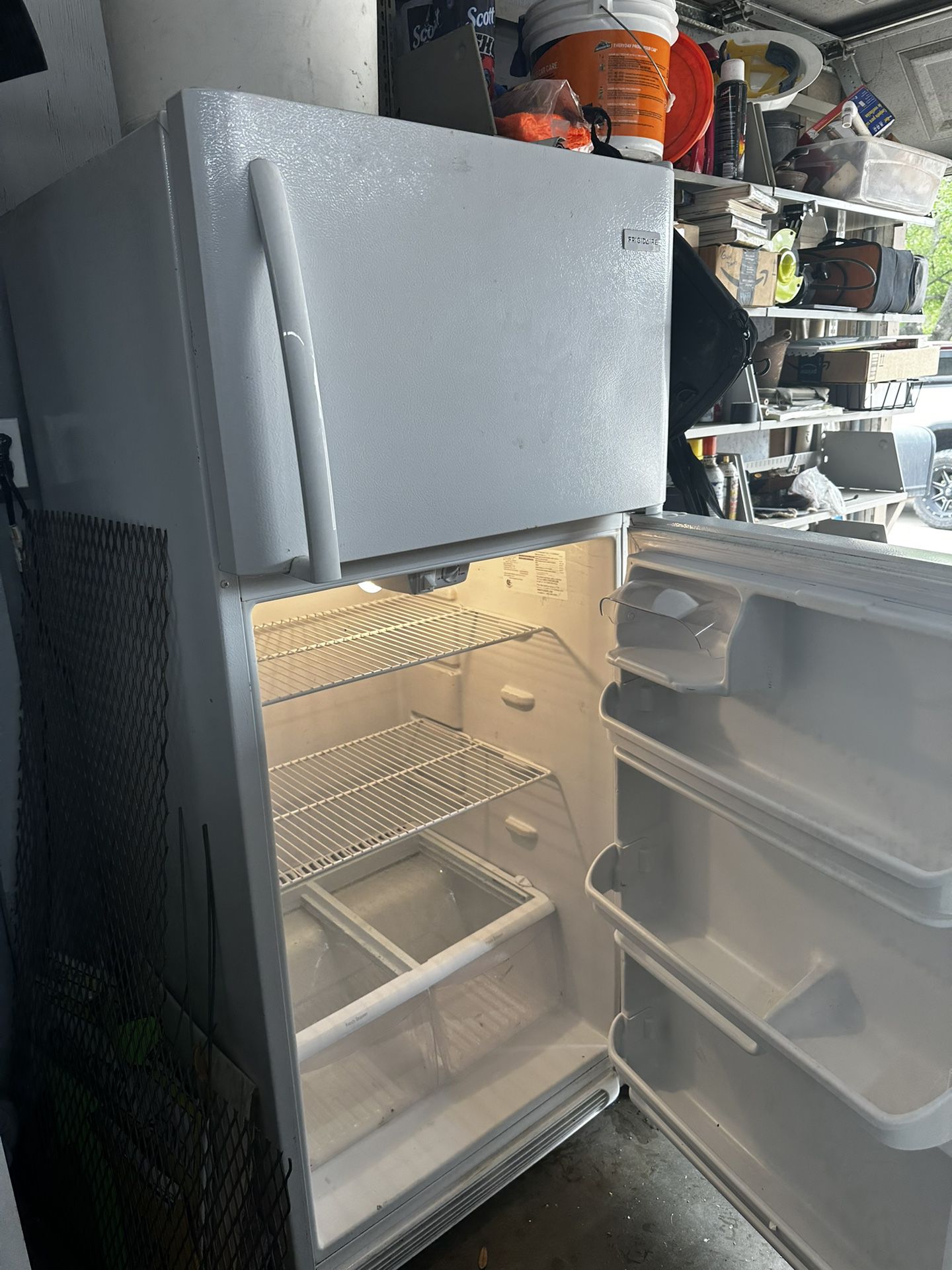 Fridgidare Refrigerator 