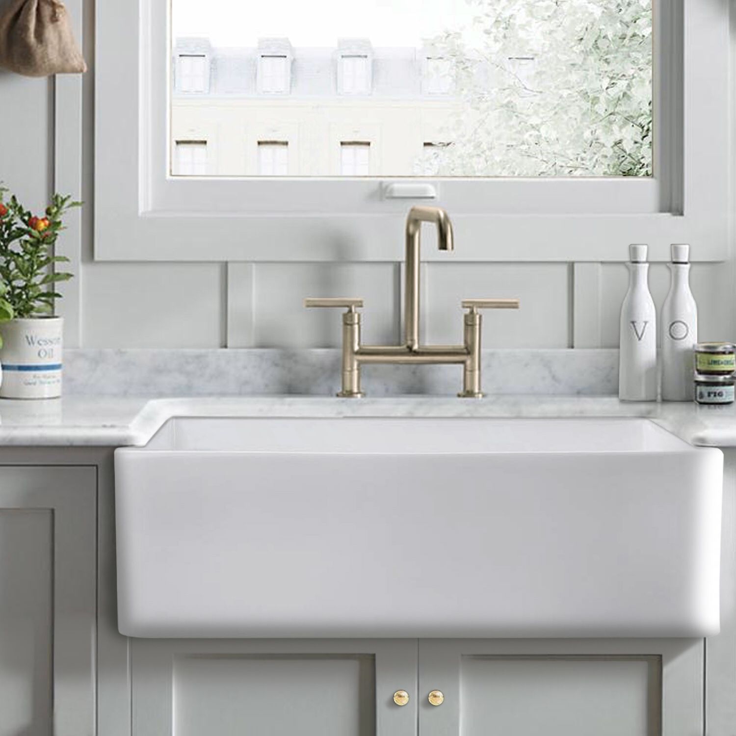 3320-WH 33" x 20" Single Bowl Farmhouse Kitchen Sink with Basket Strainer