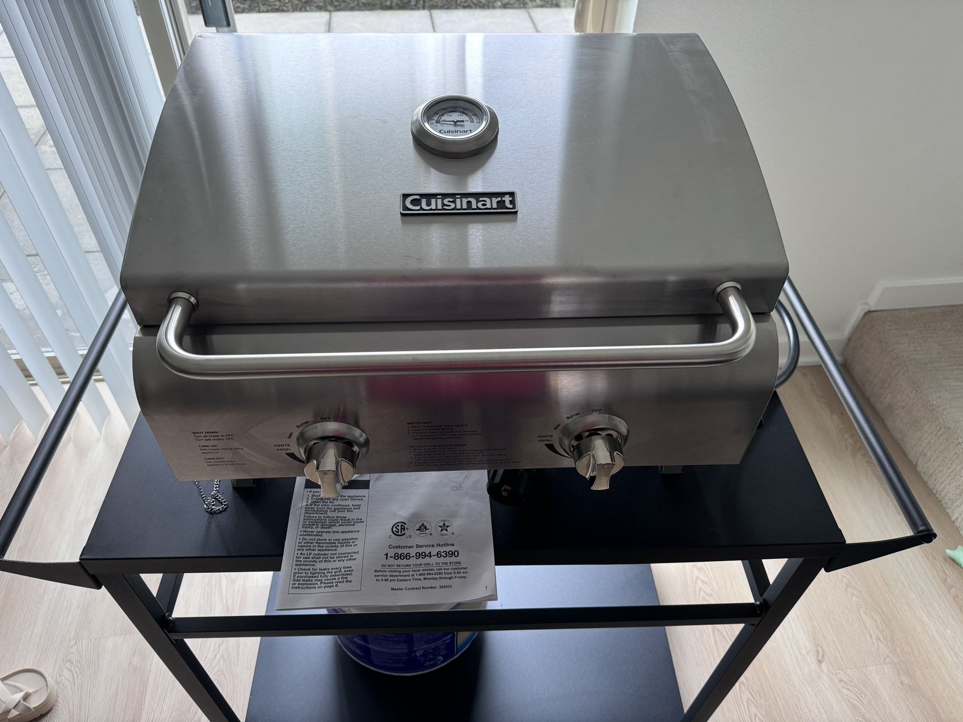 Brand new Portable BBQ, Propane Tank, Stand And Grill Cover