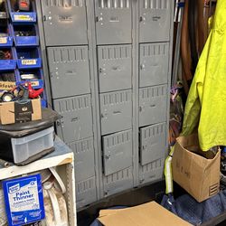 Lockers  Single Row And Double Row Of 6
