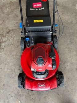 Vendó makina de cortar Sacate marca toro de 22 pulgadas