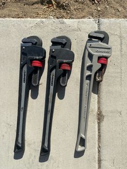 Pipe wrench