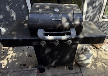 Kenmore 3-Burner Propane Gas Grill