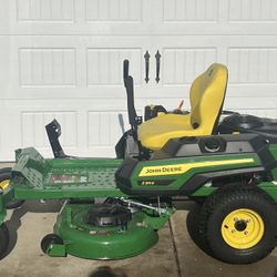 John Deere 315E Ztrak 42” Zero Turn