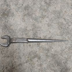 Klein Spud Wrench 1 7/16"