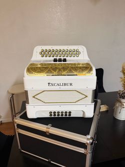 Excalibur accordion tono fa