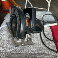 Black & Decker Saw