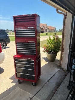 CRAFTSMAN TOWER TOOL BOX 20 drawers.. NOT RUSTY …NOT KEYS