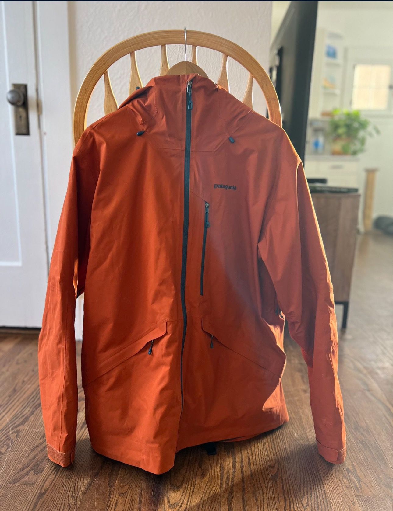 Patagonia Snowshot Jacket, Large, Orange